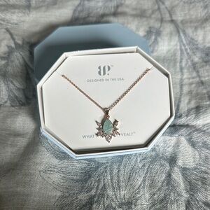 Elegant Teardrop Pendant Necklace